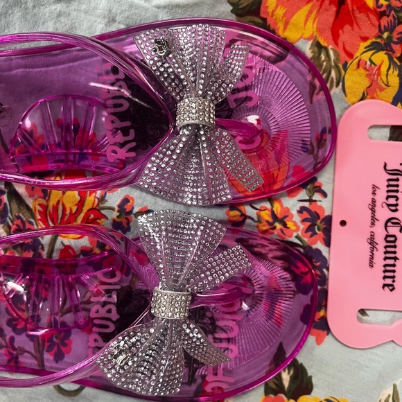 I 💗 OFFERS! Juicy Couture Transparent Purple Sandals with Glitter Bow - Picture 3 of 7